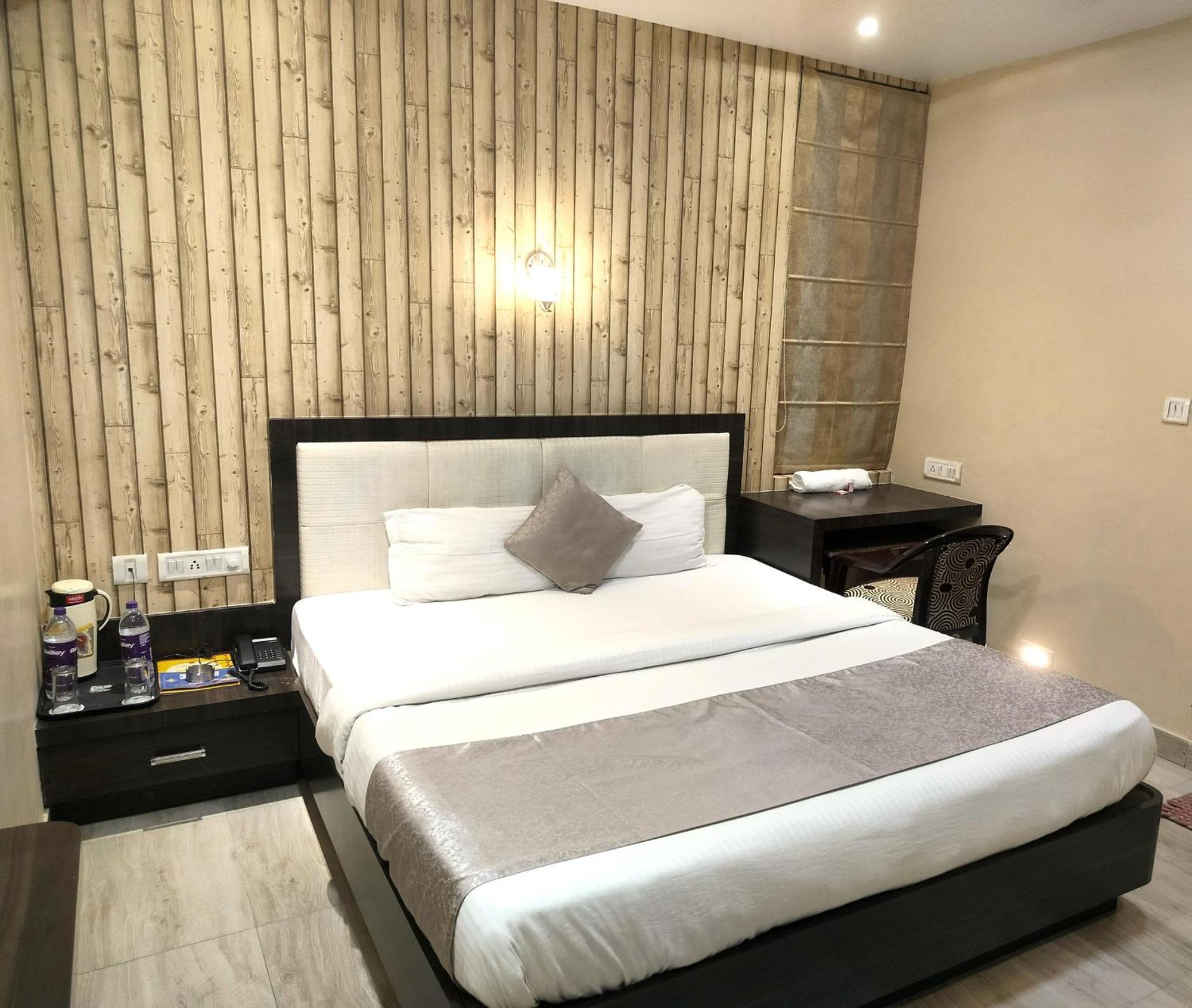 Royal Guest House Benares Buitenkant foto