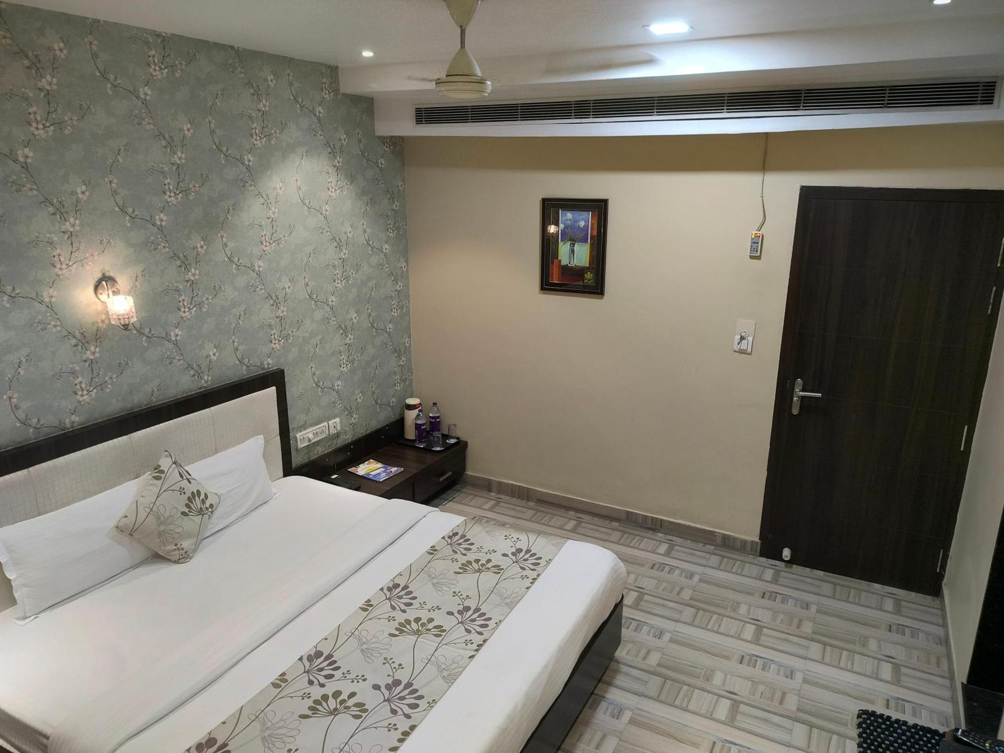 Royal Guest House Benares Buitenkant foto
