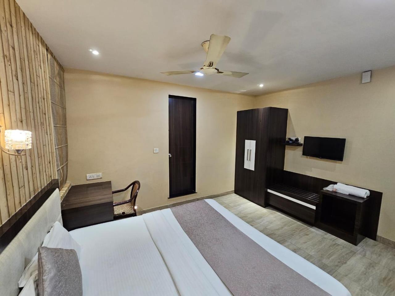Royal Guest House Benares Buitenkant foto