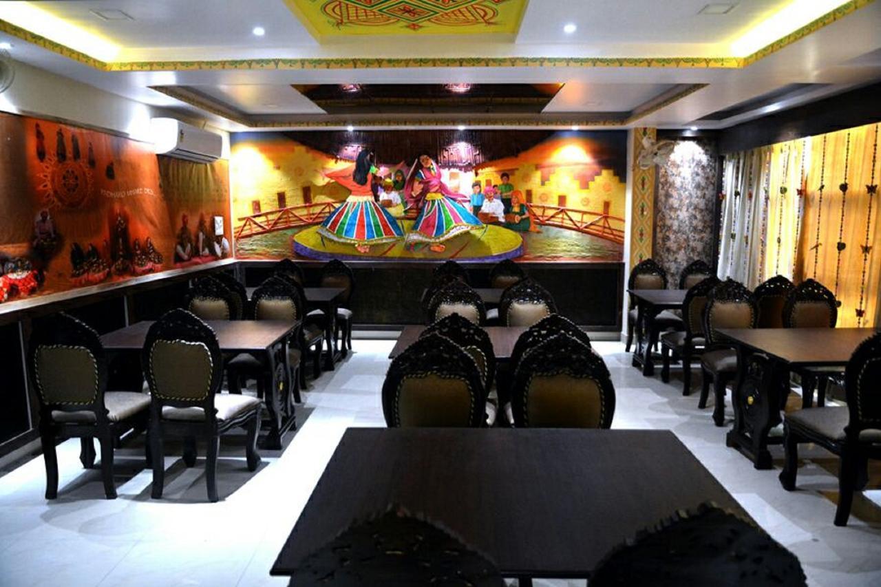 Royal Guest House Benares Buitenkant foto
